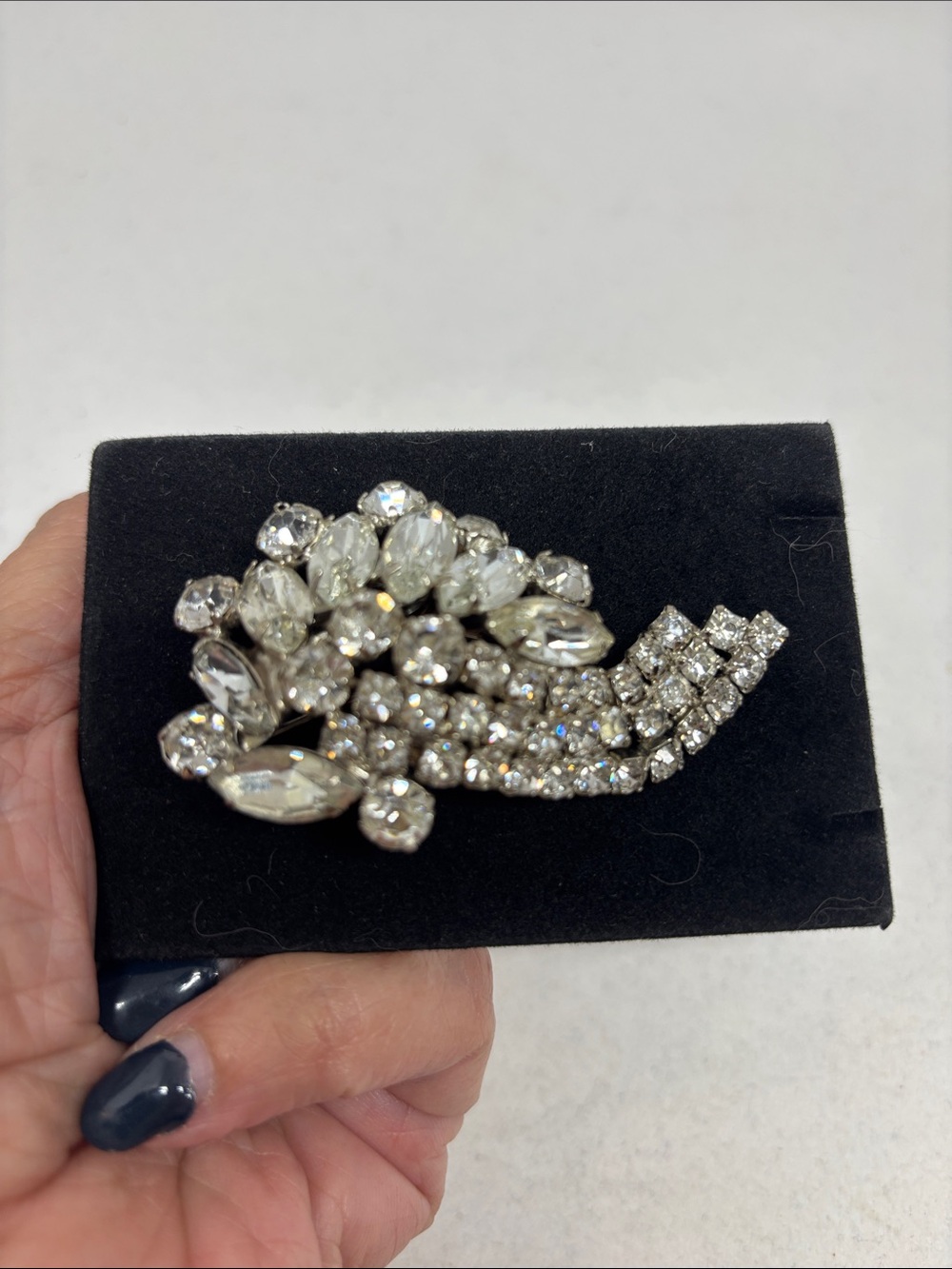 Beautiful Vintage Rhinestone Brooch